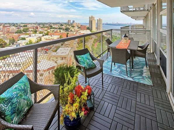 6050 Boulevard East APT 18F