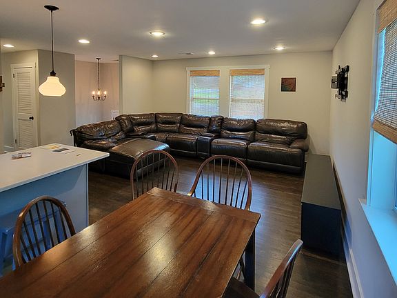 2nd image of 104 Lynn Dr