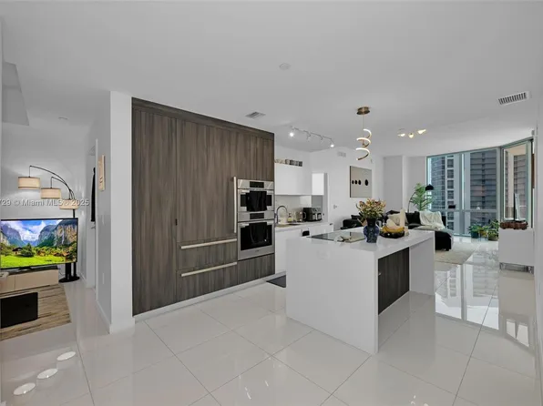 851 NE 1st Ave #3107, Miami, FL 33132