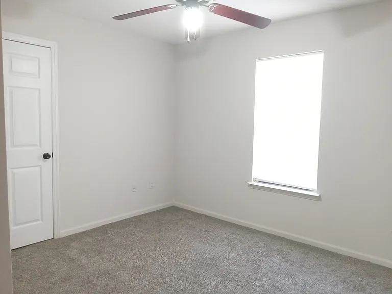 1601 Jefferson Ct — Photo 8