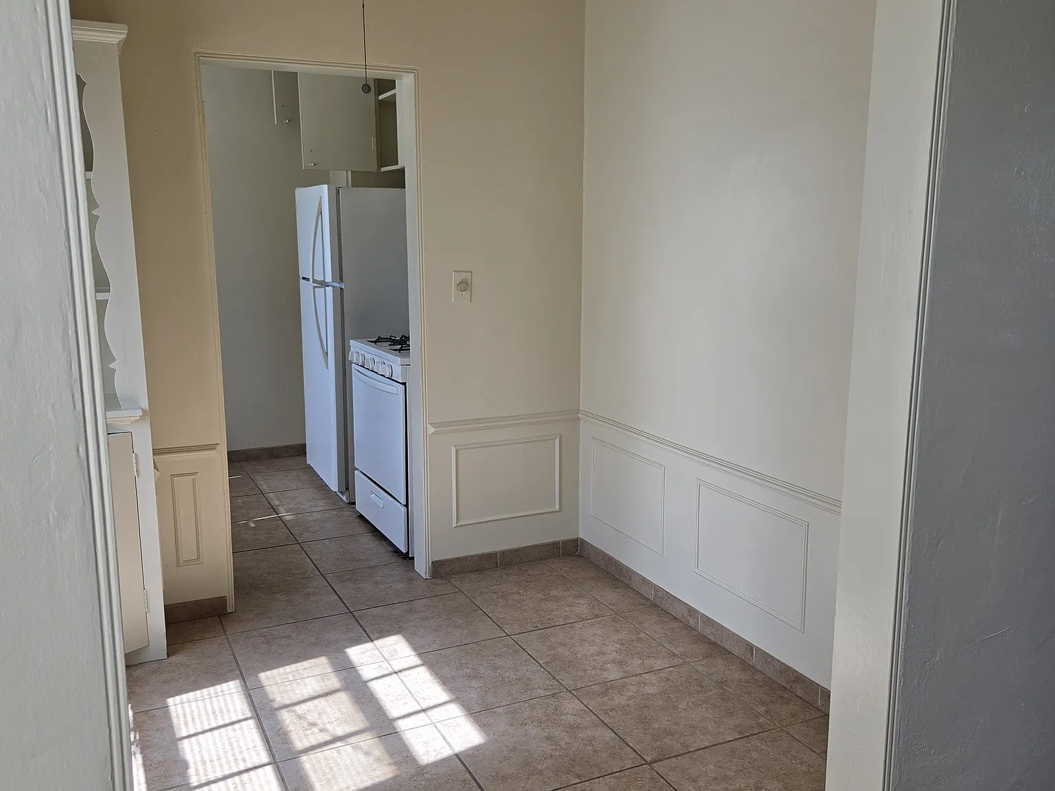 1 bed, 1000 sqft, $2,200 — Photo 3