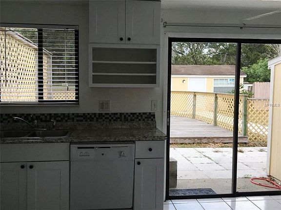 5th image of 3061 Lockwood Lake Cir