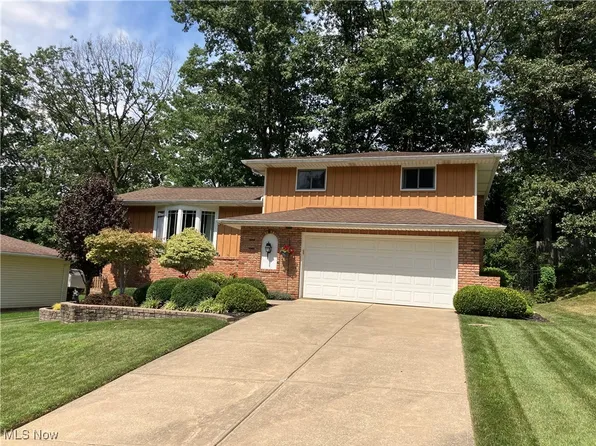 6116 Thoreau Dr, Parma, OH 44129