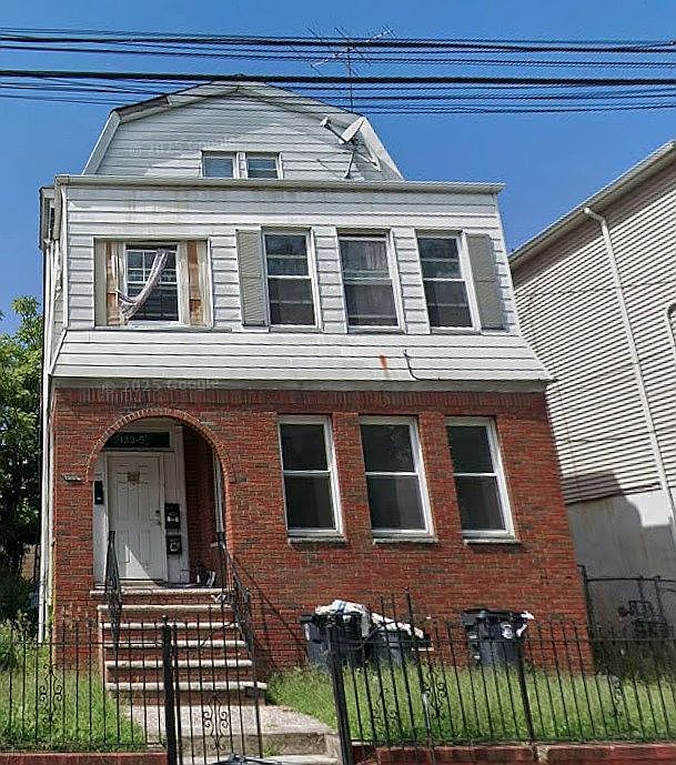 1st image of 133 Isabella Ave