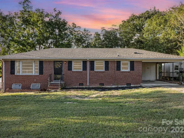 222 Saint Michael Ave, Great Falls, SC 29055