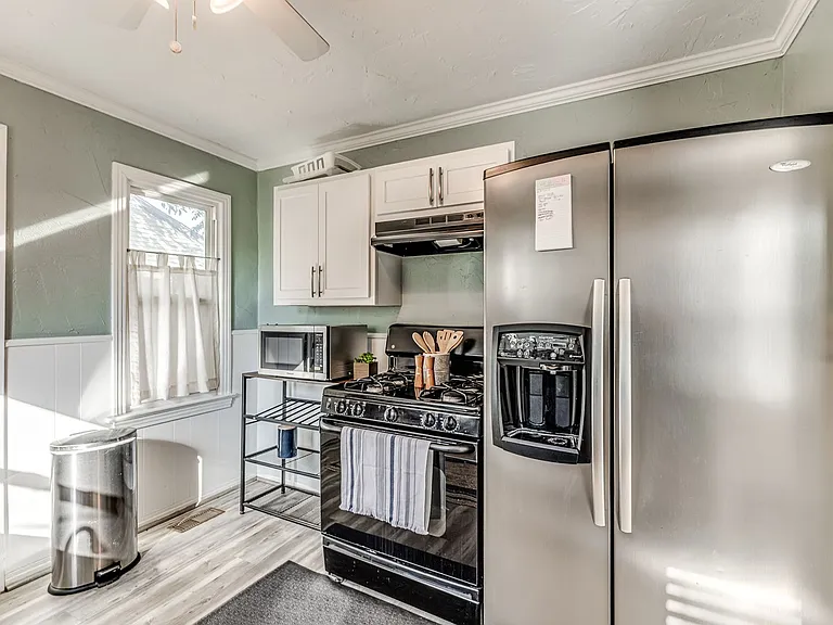 2912 W Fairfield Ave — Photo 17