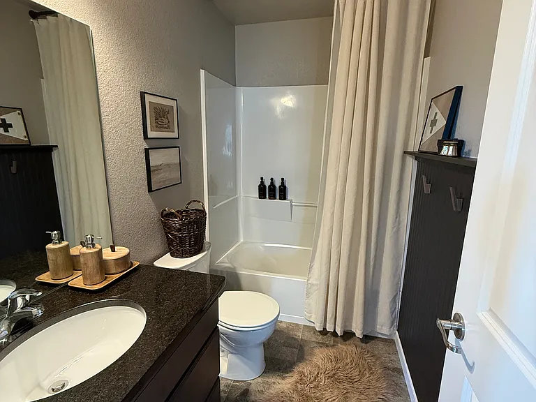405 Ash St — Photo 11