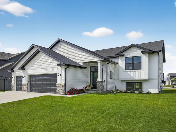 2431 Phoenix Rd SW, Rochester, MN 55902