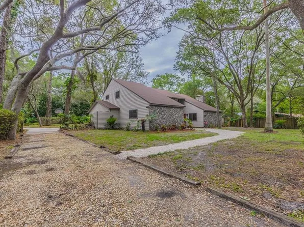 2004 Curry Rd, Lutz, FL 33549