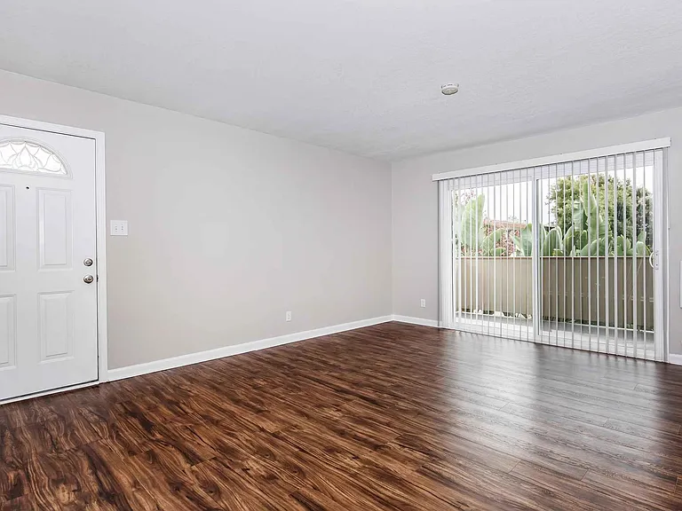 4401 Central Ave — Photo 106