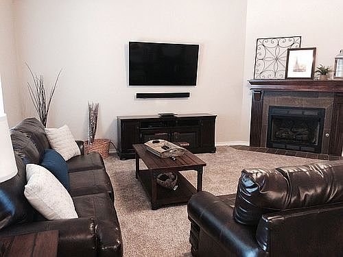 Spacious living room