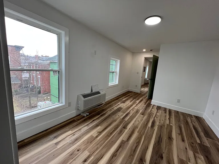26 W Bridge St #6 — Photo 4
