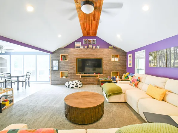 2050 Clark Line Rd, Paducah, KY 42003