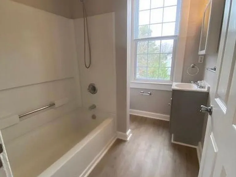 Shared bath