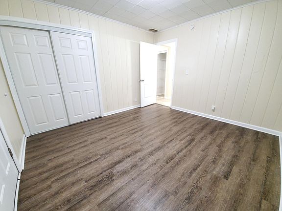 5th image of 245 Heather Dr