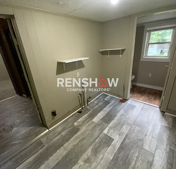 525 Baxter St — Photo 15