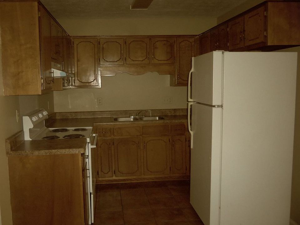 2nd image of 210 Helen Cir #A