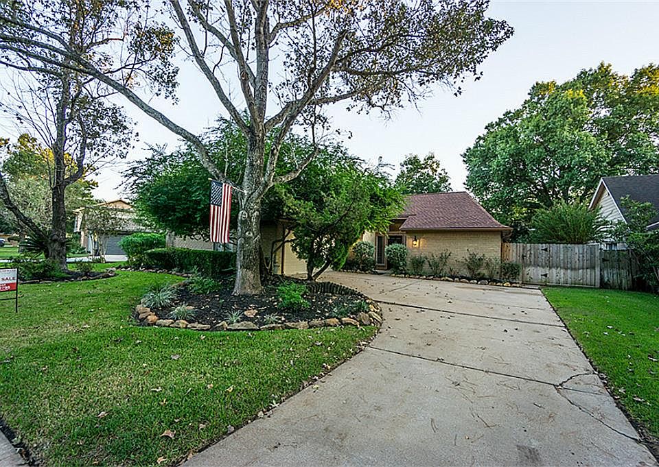 1st image of 15411 Glenwood Park Dr