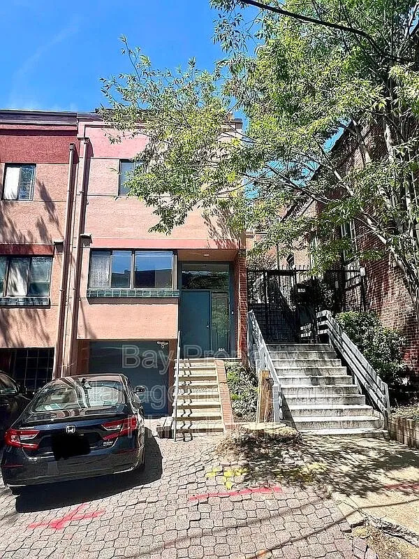 3 bed, 2.0 bath, 1800 sqft, $3,750 — Photo 1