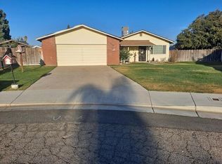 1045 Ellis Pl, Porterville, CA 93257