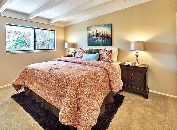 5th image of 1008 White Dr