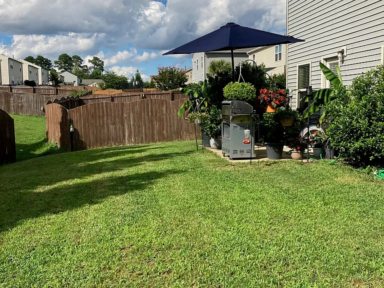 2510 Perthshire Ln — Photo 11