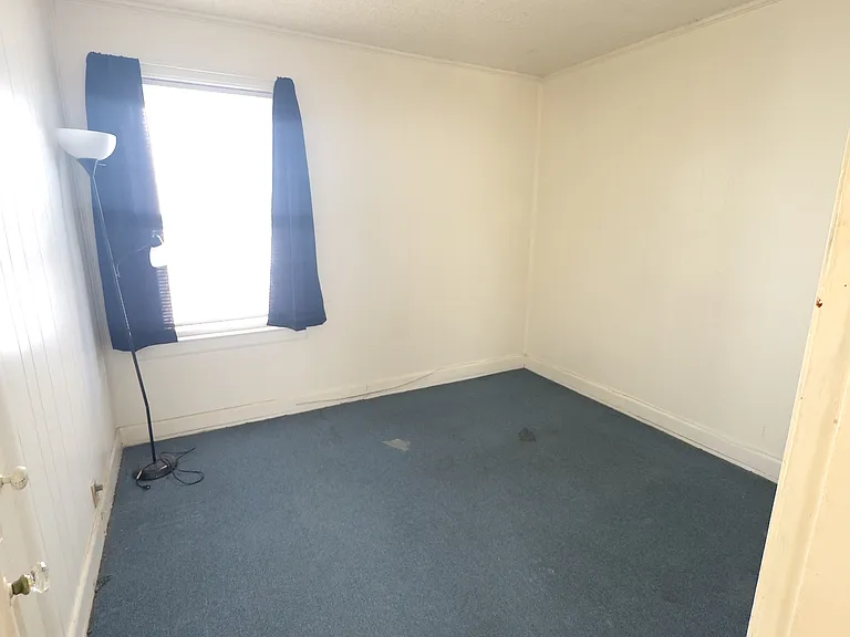 18 Maxwell St #2 — Photo 2