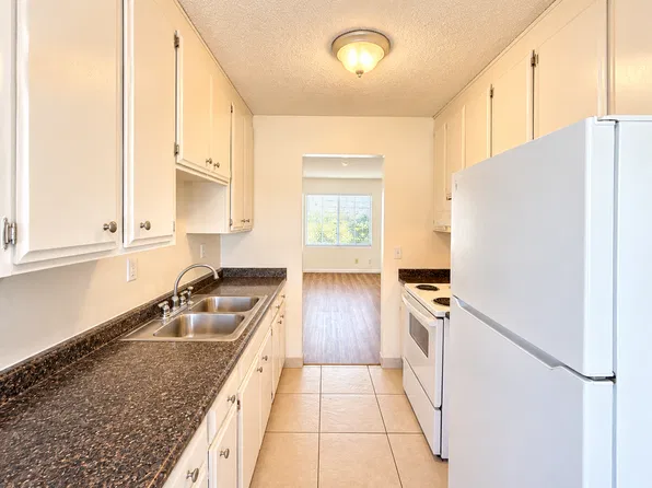 1142 Terry Ln APT 11, Santa Rosa, CA 95403