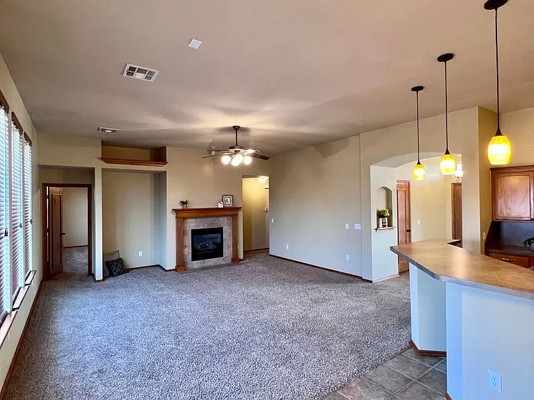 617 Applewood St — Photo 14