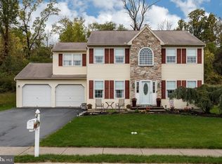 303 Kingston Dr, Douglassville, PA 19518