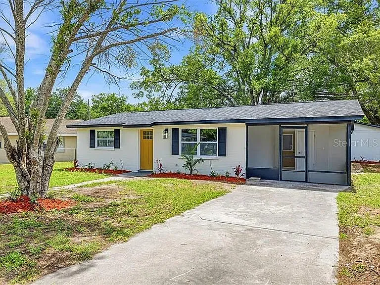 3 bed, 2.0 bath, 1210 sqft, $2,050 — Photo 2