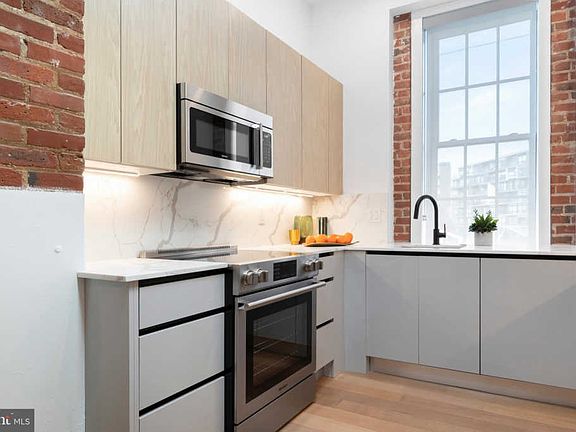 4th image of 1050 N Hancock St #2B-2BA