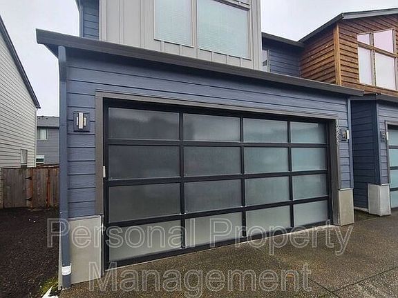 2nd image of 12205 NE 115th St