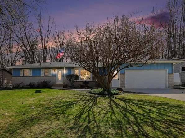 3228 Paris Park Dr SE, Kentwood, MI 49512