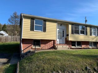 21 Oakland Ave APT 1, Wheeling, WV 26003