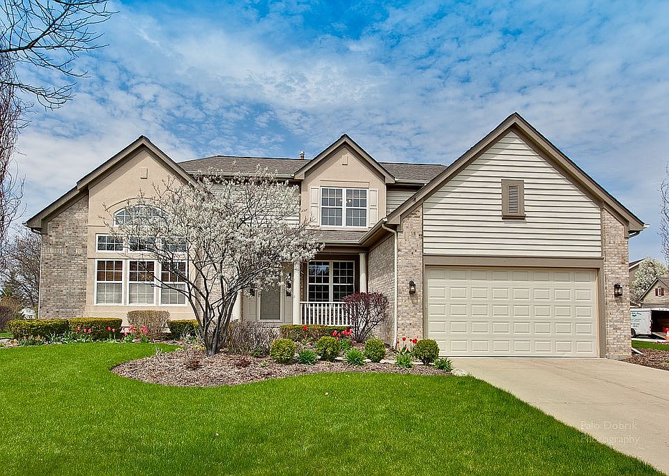 1st image of 390 Camargo Ct
