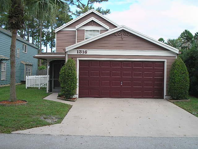 1st image of 1316 Strawberry Ln