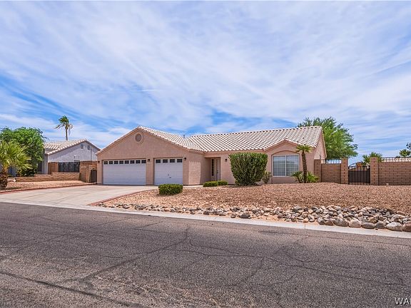 3rd image of 1804 E La Entrada Place
