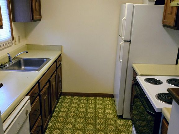 3rd image of 2842 S 13th St