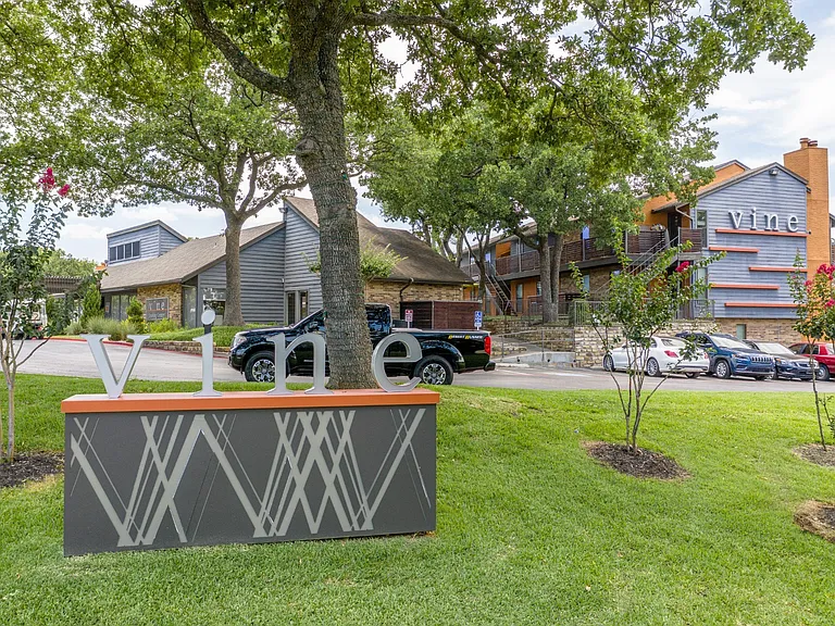 Vine Apartments — Photo 13