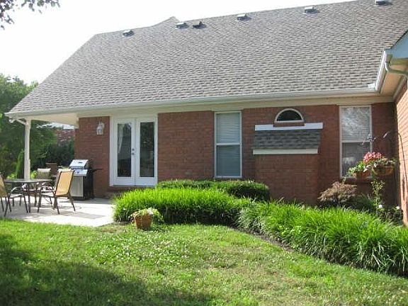 5th image of 310 Trenton Ct