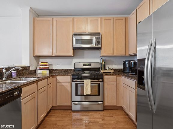 5th image of 450 E Waterside Dr #2204