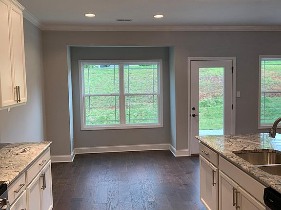 Breakfast area off kitchen