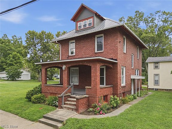 3rd image of 311 Spink St
