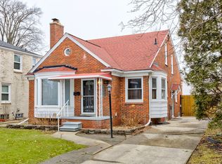 464 Moran Rd, Grosse Pointe Farms, MI 48236