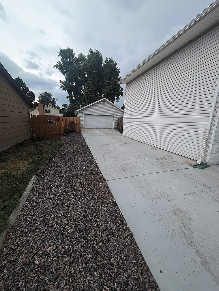 4 bed, 2.5 bath, 2000 sqft, $3,300 — Photo 4
