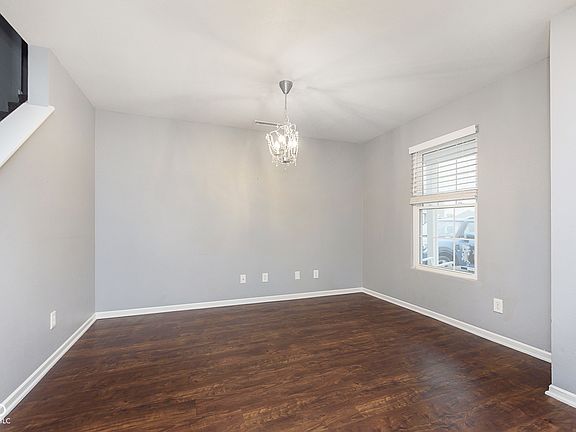 4th image of 428 Warrior Ct