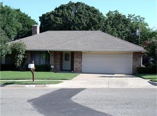 1907 W Nathan Lowe Rd, Arlington, TX 76017