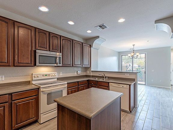 4th image of 15240 N 142nd Ave Unit 1007