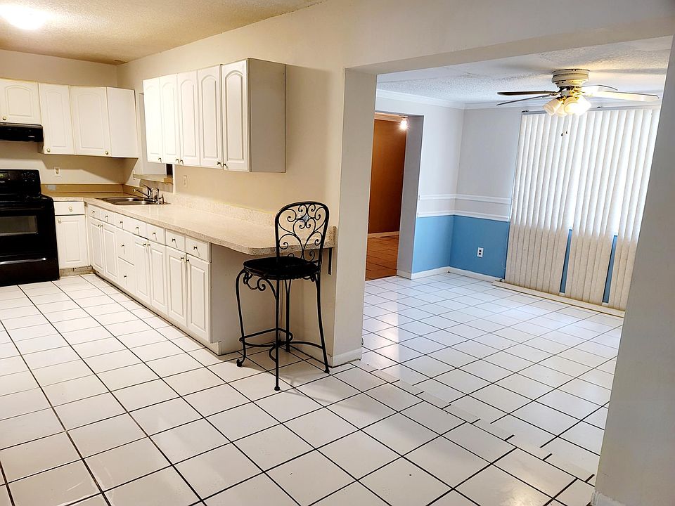 1st image of 6907 Laflam Cir